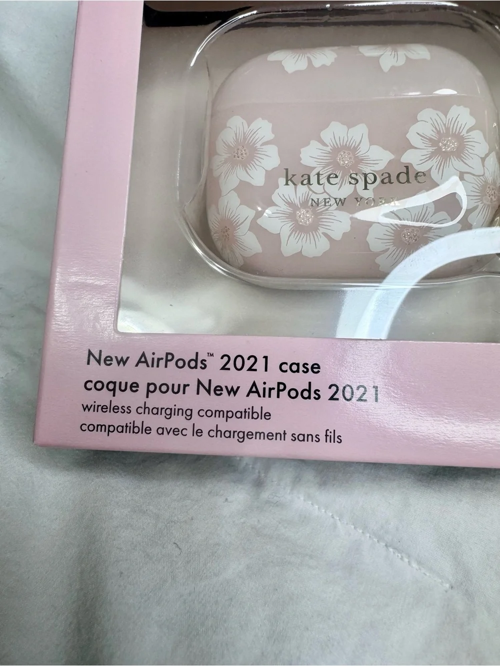 Kate Spade Air Pods Case Brand new in Box!